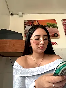 CassieGil – webcam model profile photo Image 15