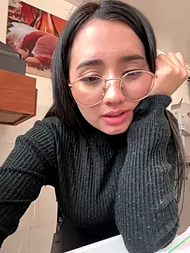 CassieGil – webcam model profile photo Image 3