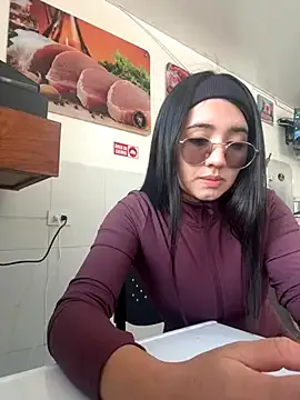 CassieGil – webcam model profile photo Image 4