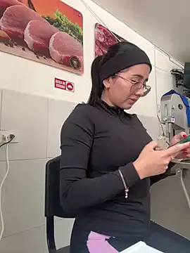 CassieGil – webcam model profile photo Image 6