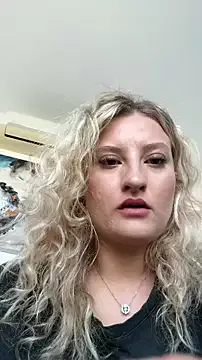 XStormy – webcam model profile photo Image 17