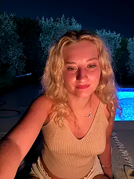 XStormy – webcam model profile photo Image 3