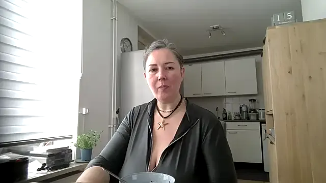 KimKelly13 – webcam model profile photo Image 18