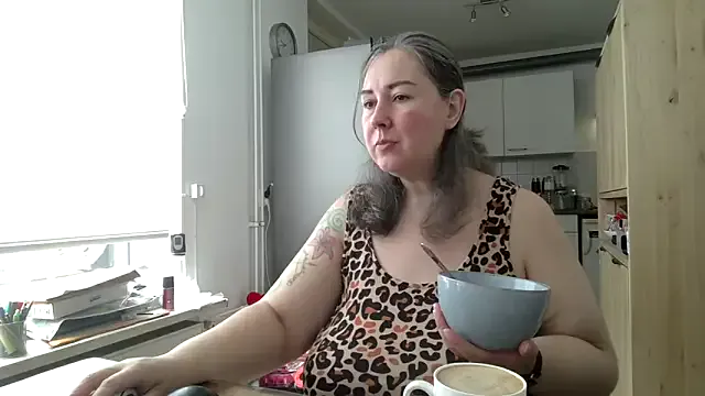 KimKelly13 – webcam model profile photo Image 5