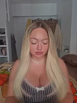 EmmaInLove – webcam model profile photo Image 8