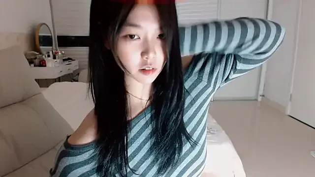 ZaraReyes – webcam model profile photo Image 13