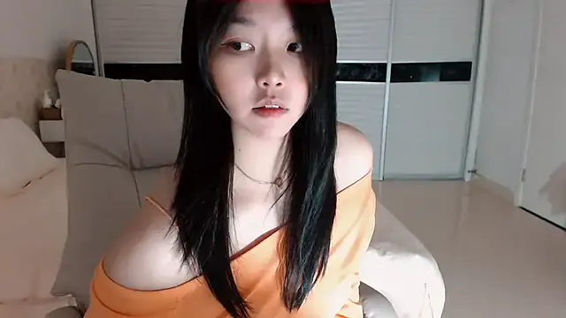 ZaraReyes – webcam model profile photo Image 9