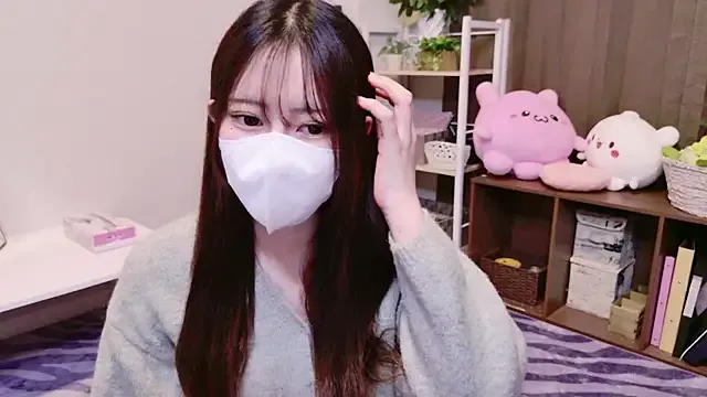 Noya – webcam model profile photo Image 3