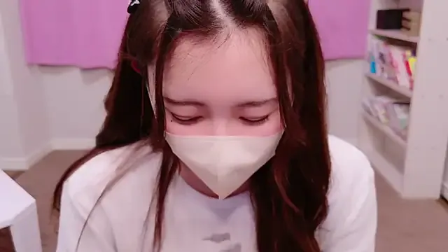 Noya – webcam model profile photo Image 6