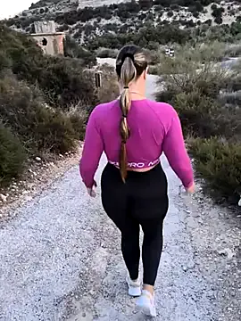 SusanaCrox – webcam model profile photo Image 15