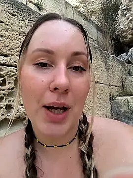 SusanaCrox – webcam model profile photo Image 6