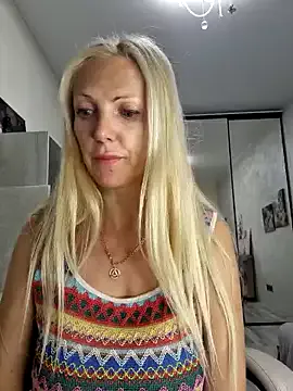 AmyBelmontt – webcam model profile photo Image 18