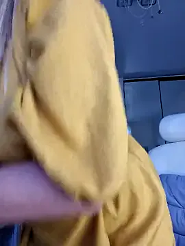 AmyBelmontt – webcam model profile photo Image 9