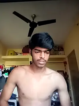 PaulinaSwift – webcam model profile photo Image 9