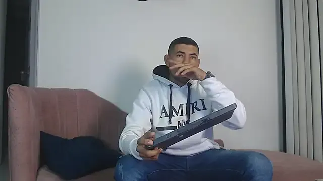 CutieEmy – webcam model profile photo Image 17