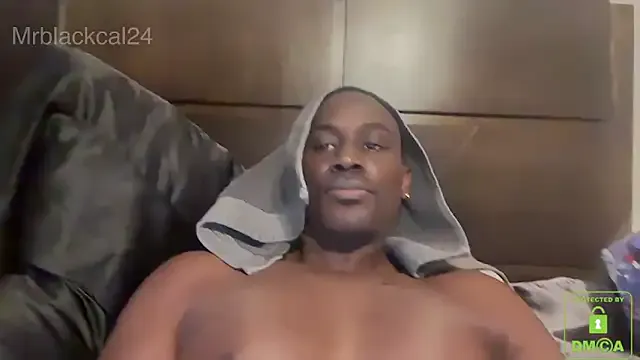 LauraFord – webcam model profile photo Image 3