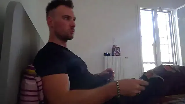 tai_fun – webcam model profile photo Image 11