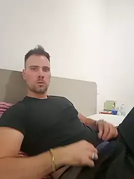 tai_fun – webcam model profile photo Image 13