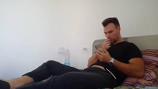 tai_fun – webcam model profile photo Image 2