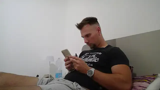 tai_fun – webcam model profile photo Image 3