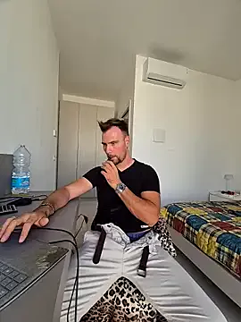 tai_fun – webcam model profile photo Image 7