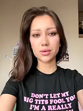 Musae – webcam model profile photo Image 13