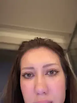 Musae – webcam model profile photo Image 8