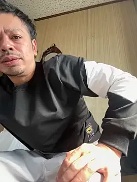 muut1215 – webcam model profile photo