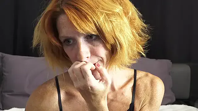 AmyBelmontt – webcam model profile photo Image 12