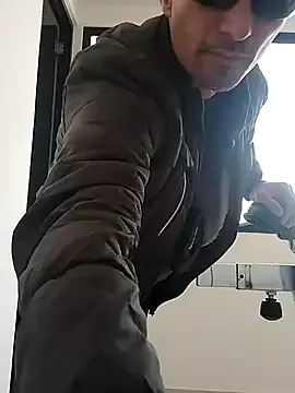 KaraNoir – webcam model profile photo Image 9