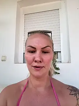 IsabelaJohnson – webcam model profile photo Image 5