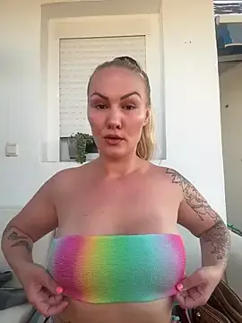 IsabelaJohnson – webcam model profile photo Image 6