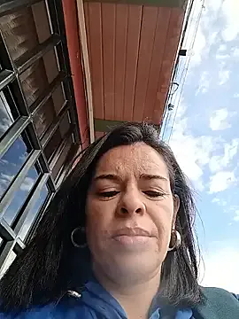 _Abril-Office1 – webcam model profile photo Image 12