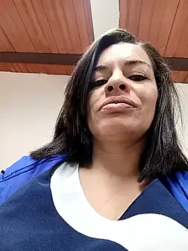 _Abril-Office1 – webcam model profile photo Image 15