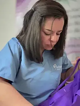 _Abril-Office1 – webcam model profile photo Image 18