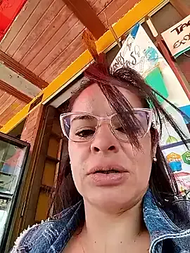 _Abril-Office1 – webcam model profile photo Image 2