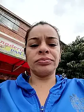 _Abril-Office1 – webcam model profile photo Image 3