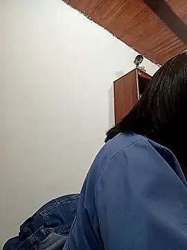 _Abril-Office1 – webcam model profile photo Image 9