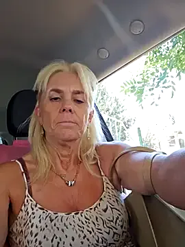 IsabellaSanz – webcam model profile photo Image 14