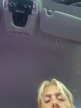 IsabellaSanz – webcam model profile photo Image 18