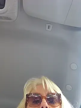 IsabellaSanz – webcam model profile photo Image 3