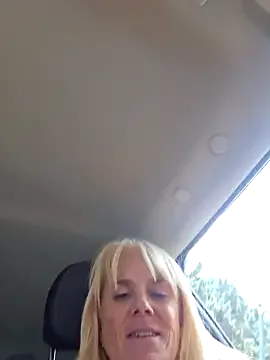 IsabellaSanz – webcam model profile photo Image 7