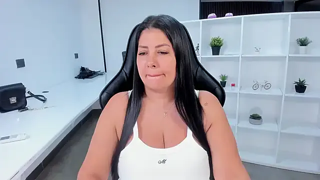 Alikams – webcam model profile photo Image 16