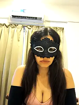 GianaBravo – webcam model profile photo Image 2