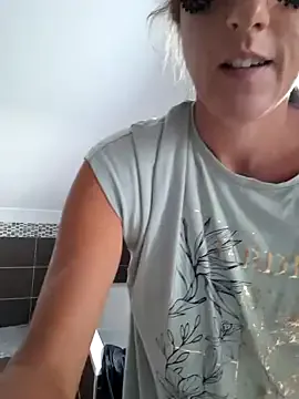 AmyBelmontt – webcam model profile photo Image 13