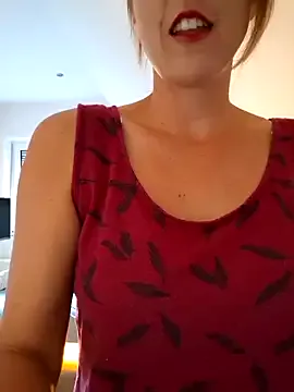 AmyBelmontt – webcam model profile photo Image 15