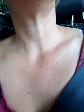 AmyBelmontt – webcam model profile photo Image 16