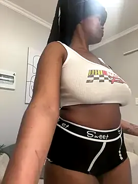 LiaBrooks – webcam model profile photo Image 11