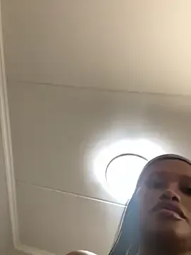 LiaBrooks – webcam model profile photo Image 7