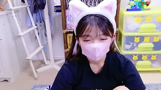 Emma4you – webcam model profile photo Image 3